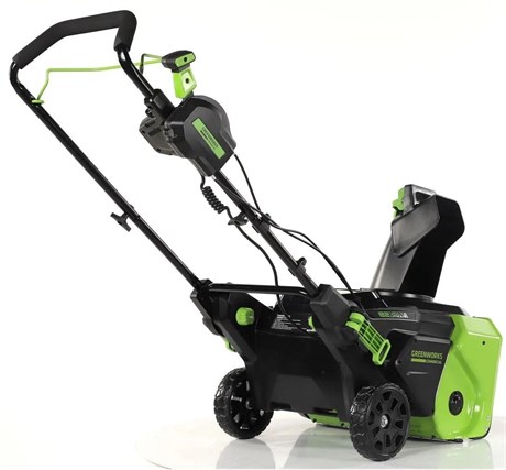 фото: Снегоуборщик Greenworks GD82STK5