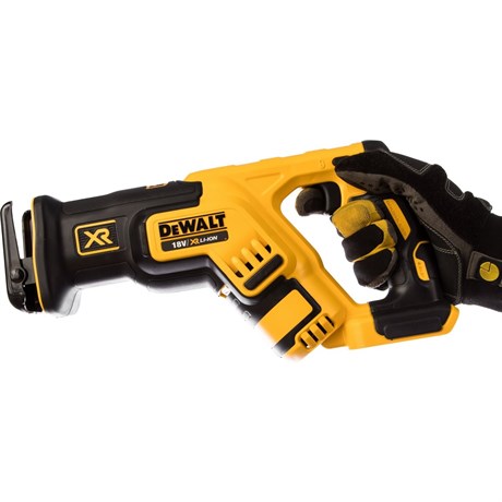 фото: Сабельная пила DeWalt DCS367N