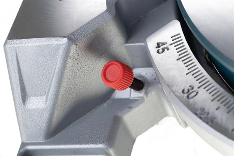 фото: Торцовочная пила Bosch GCM 216