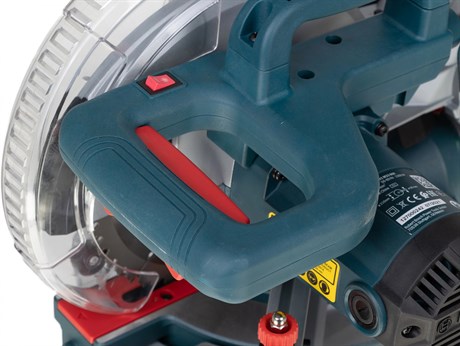 фото: Торцовочная пила Bosch GCM 216