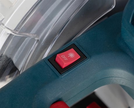 фото: Торцовочная пила Bosch GCM 216