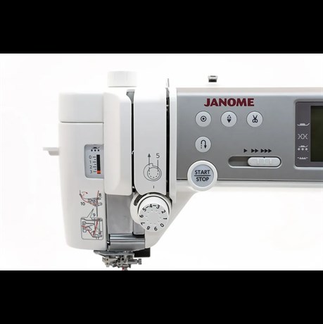 фото: Швейная машина Janome Memory Craft 6700P
