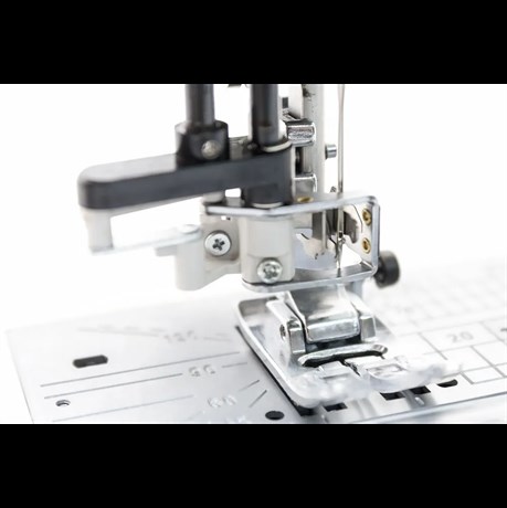 фото: Швейная машина Janome Memory Craft 6700P