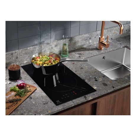фото: Варочная панель Electrolux LIT30230C