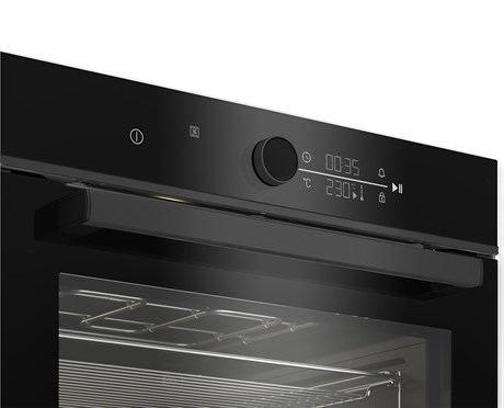 фото: Духовой шкаф Beko BBCM13400DX