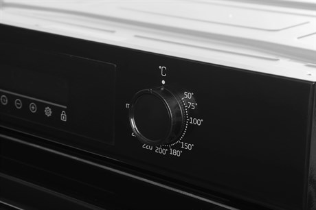 фото: Духовой шкаф Beko BBIM11301B