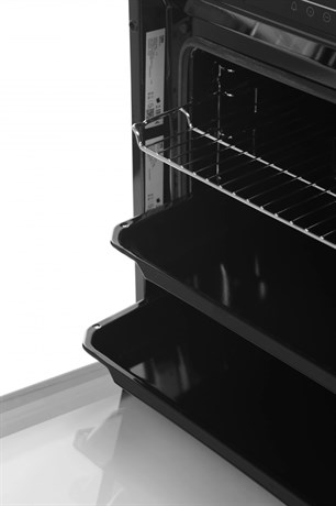 фото: Духовой шкаф Beko BBIM13301B