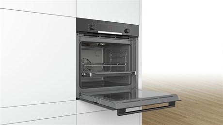 фото: Духовой шкаф Bosch HBA534EB0