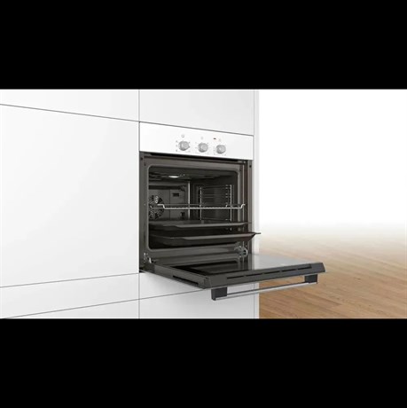 фото: Духовой шкаф Bosch HBF011BV0Q