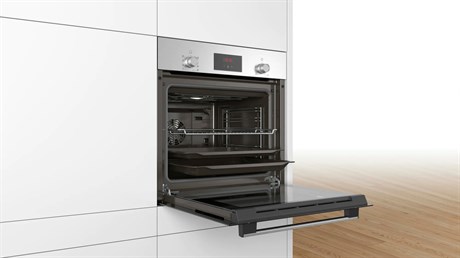 фото: Духовой шкаф Bosch HBF113BR0Q