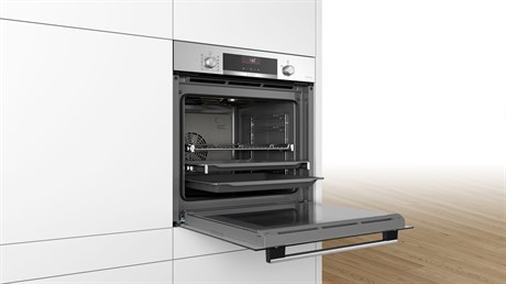 фото: Духовой шкаф Bosch HBG536ES0R