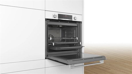 фото: Духовой шкаф Bosch HBG536HW0R