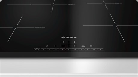 фото: Духовой шкаф Bosch HBG634BW1