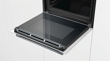 фото: Духовой шкаф Bosch HBG634BW1