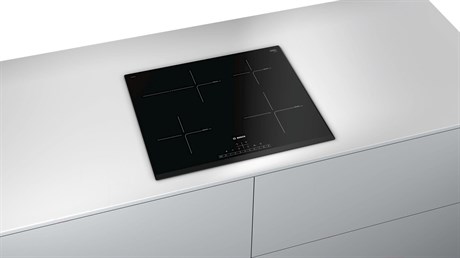 фото: Духовой шкаф Bosch HBG634BW1