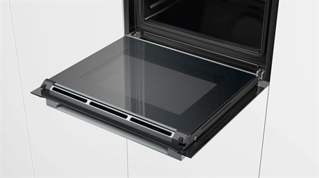 фото: Духовой шкаф Bosch HBG636ES1