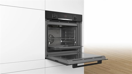 фото: Духовой шкаф Bosch HRA3340B0