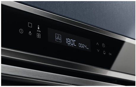 фото: Духовой шкаф Electrolux EOB7S31X