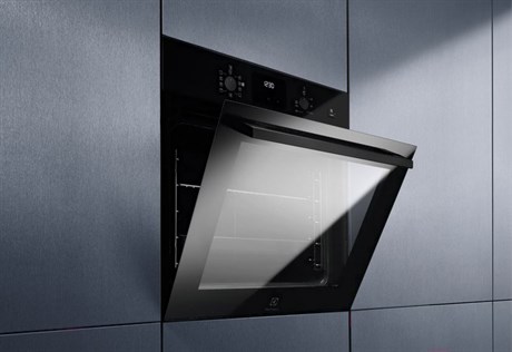 фото: Духовой шкаф Electrolux EOD3C70TK