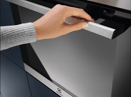 фото: Духовой шкаф Electrolux EOD3H70X