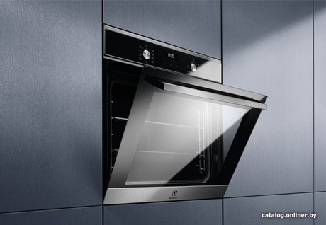 фото: Духовой шкаф Electrolux EOD5H70BX
