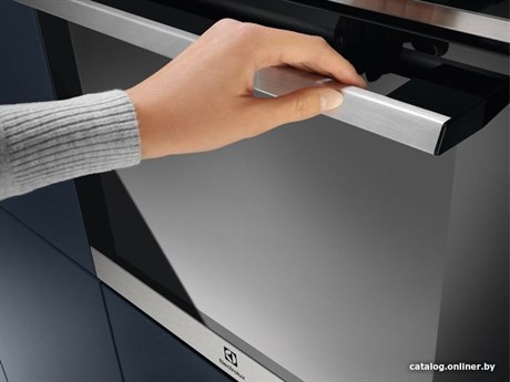 фото: Духовой шкаф Electrolux EOD6C77WX