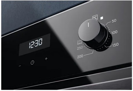 фото: Духовой шкаф Electrolux EOE5C71Z, черный