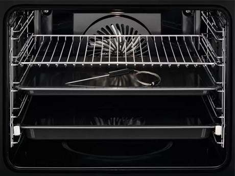 фото: Духовой шкаф Electrolux EOE7P31Z