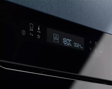 фото: Духовой шкаф Electrolux EOE7P31Z