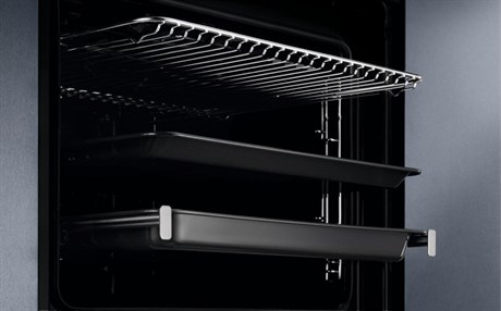 фото: Духовой шкаф Electrolux EOF3H50BK