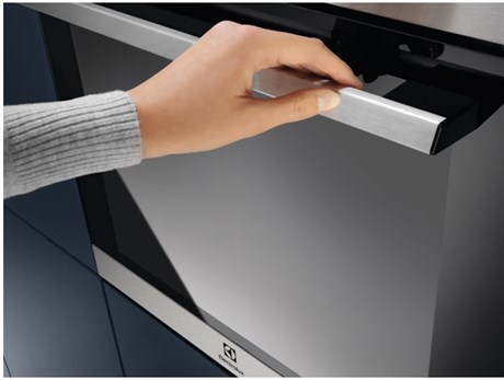 фото: Духовой шкаф Electrolux EOF3H70X