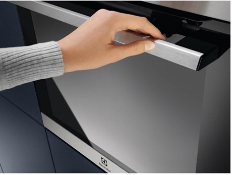 фото: Духовой шкаф Electrolux EOF4P56X