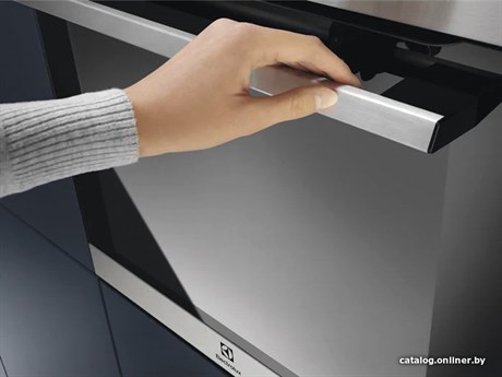 фото: Духовой шкаф Electrolux EOF4P74X