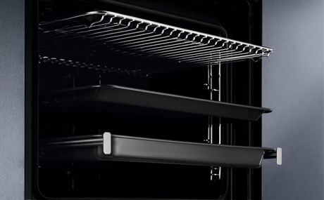 фото: Духовой шкаф Electrolux EOF5C50BZ