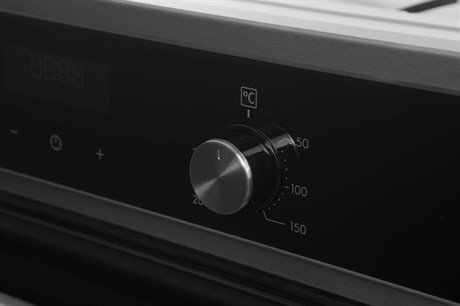 фото: Духовой шкаф Electrolux EOF5H40BX