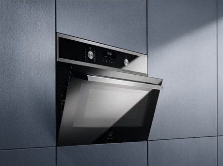 фото: Духовой шкаф Electrolux EVL6E46X