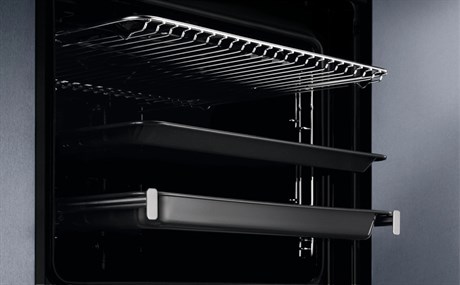 фото: Духовой шкаф Electrolux KOAAS31WT