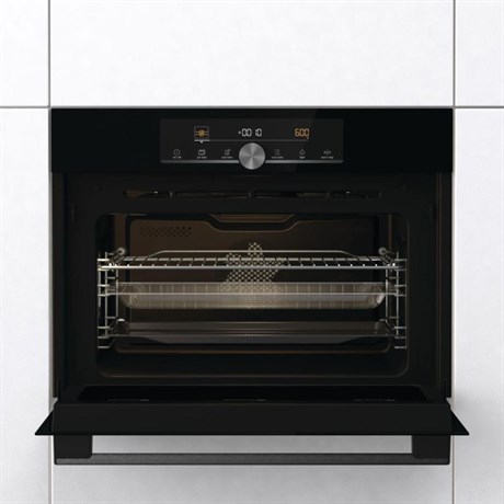 фото: Духовой шкаф Gorenje BCM4547A10BG