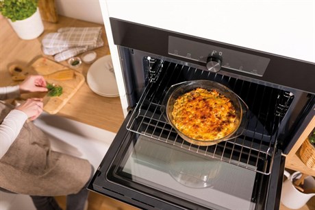 фото: Духовой шкаф Gorenje BCM4547A10BG
