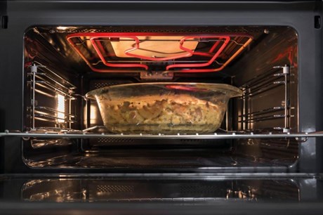 фото: Духовой шкаф Gorenje BCM4547A10BG