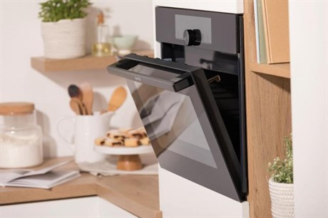 фото: Духовой шкаф Gorenje BCM4547A10BG