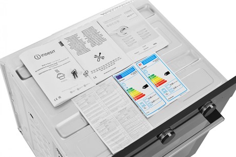 фото: Духовой шкаф Indesit IFE 3634 BL