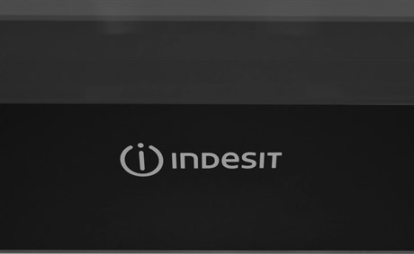 фото: Духовой шкаф Indesit IFE 3644 BL