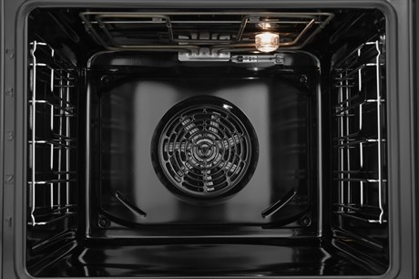 фото: Духовой шкаф Indesit IFE 3644 J BL