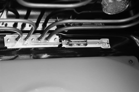фото: Духовой шкаф Indesit IFE 3841 JC IX