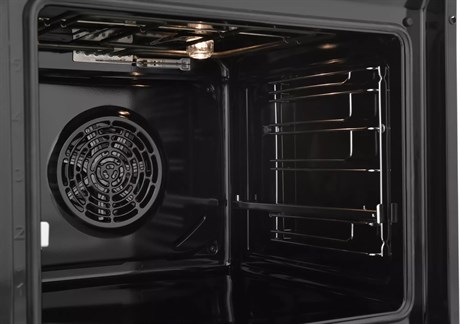фото: Духовой шкаф Indesit IFE 4841 J BL