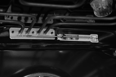 фото: Духовой шкаф Indesit IFSE 3841 J IX