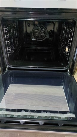 фото: Духовой шкаф Midea MO 68100 GW