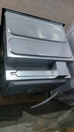фото: Духовой шкаф Midea MO 68100 GW