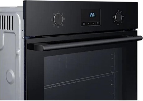 фото: Духовой шкаф Samsung NV68A1110BB/WT